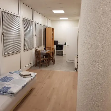 아파트 Monteur - Und Ferienwohnung Zeitz Kretzschau